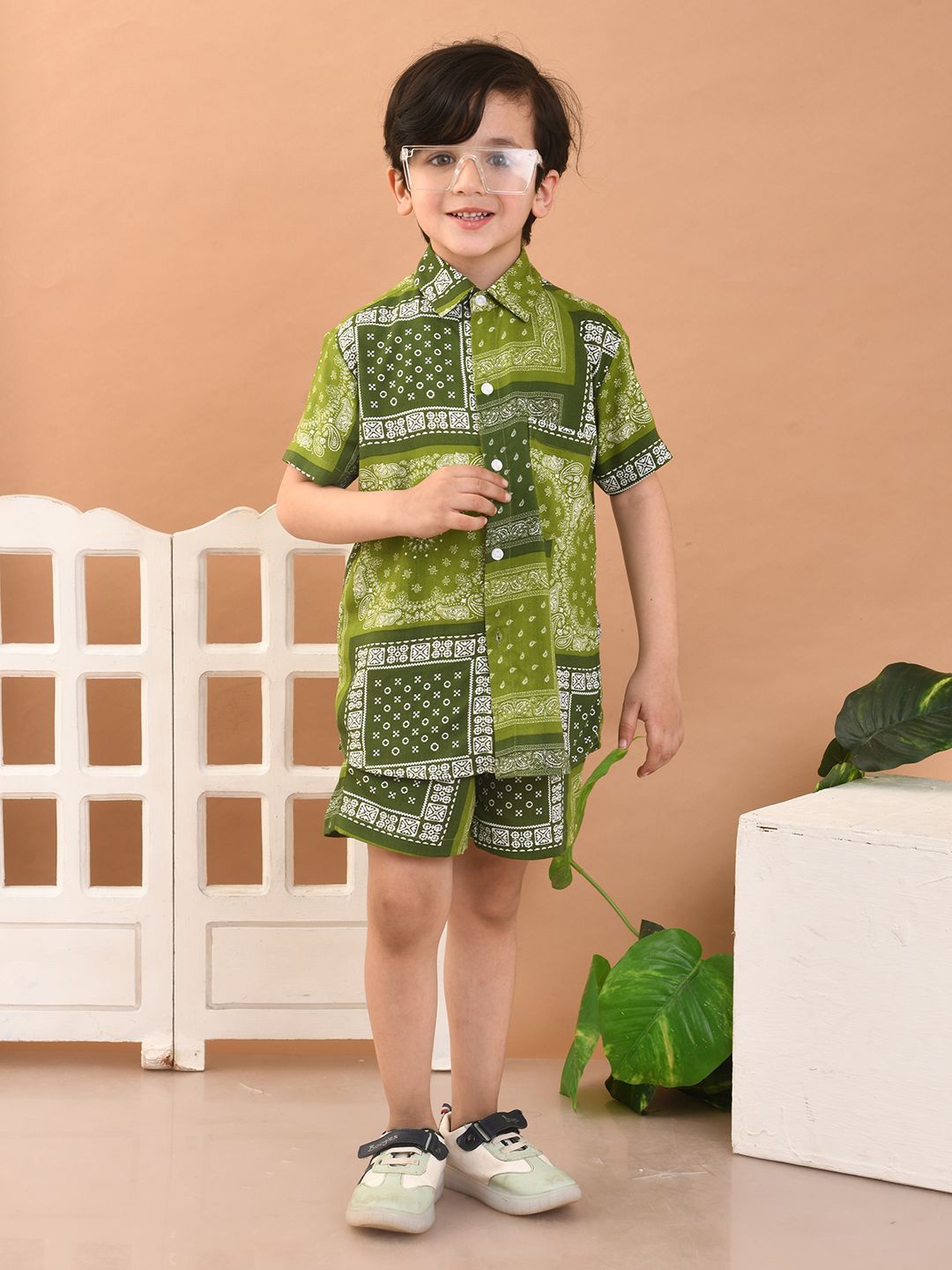 

Superminis Boys Printed Shirt With Shorts, Green