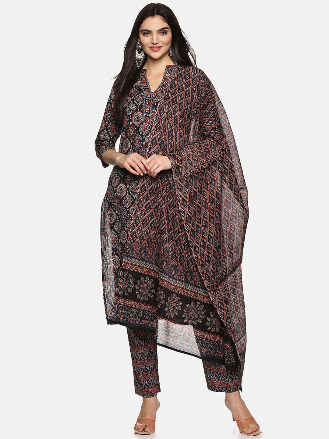 

Palakh Floral Printed Regular Pure Cotton Kurta with Trousers & With Dupatta, Black