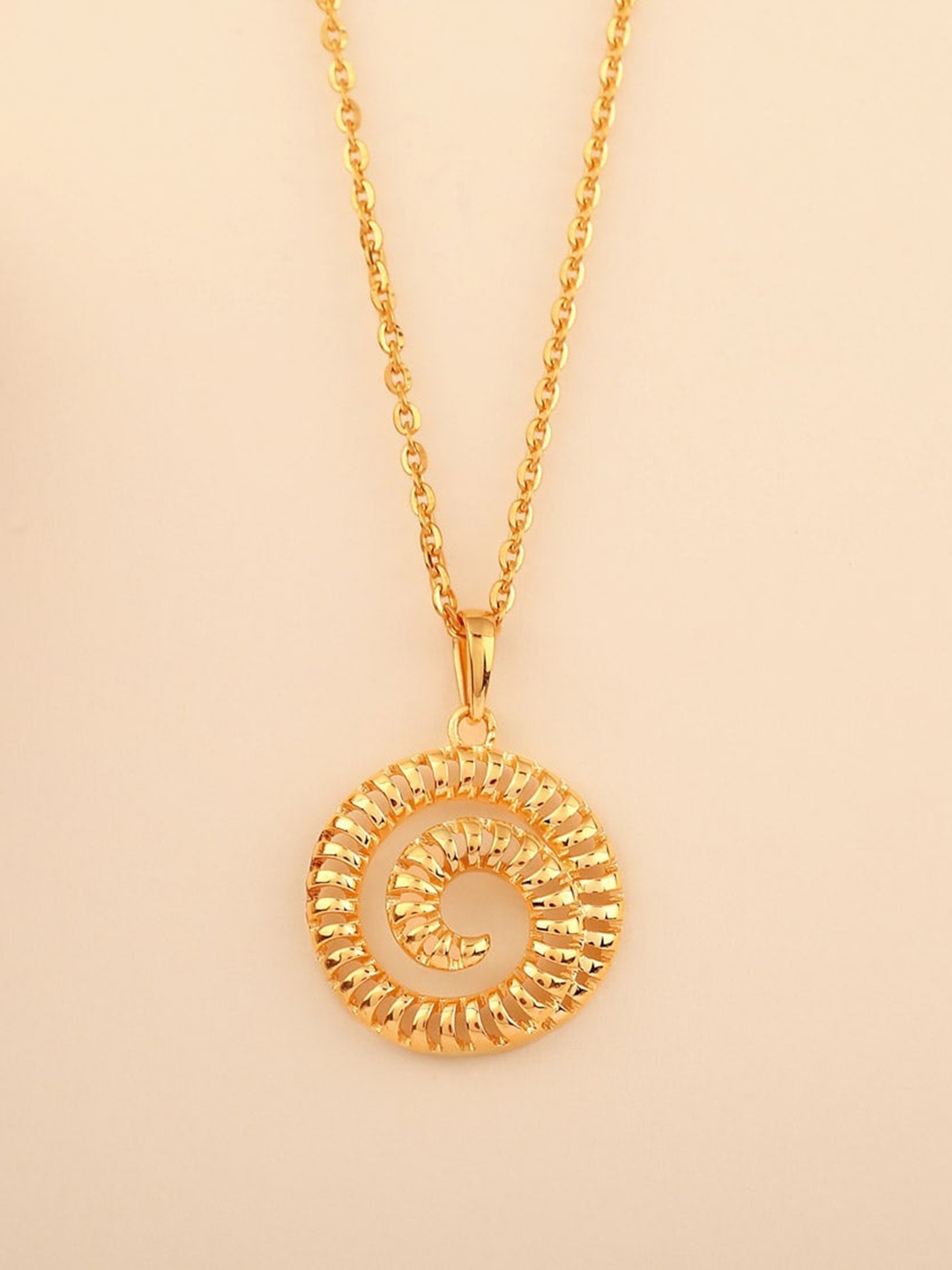 

CANDERE A KALYAN JEWELLERS COMPANY 18KT (750) BIS Hallmark Gold Pendant-2.6 gm