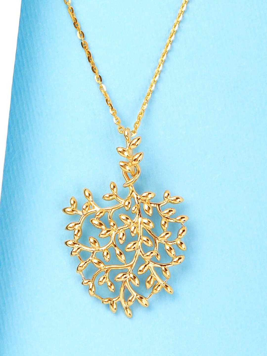 

CANDERE A KALYAN JEWELLERS COMPANY 18KT (750) BIS Hallmark Gold Pendant-4.0 gm