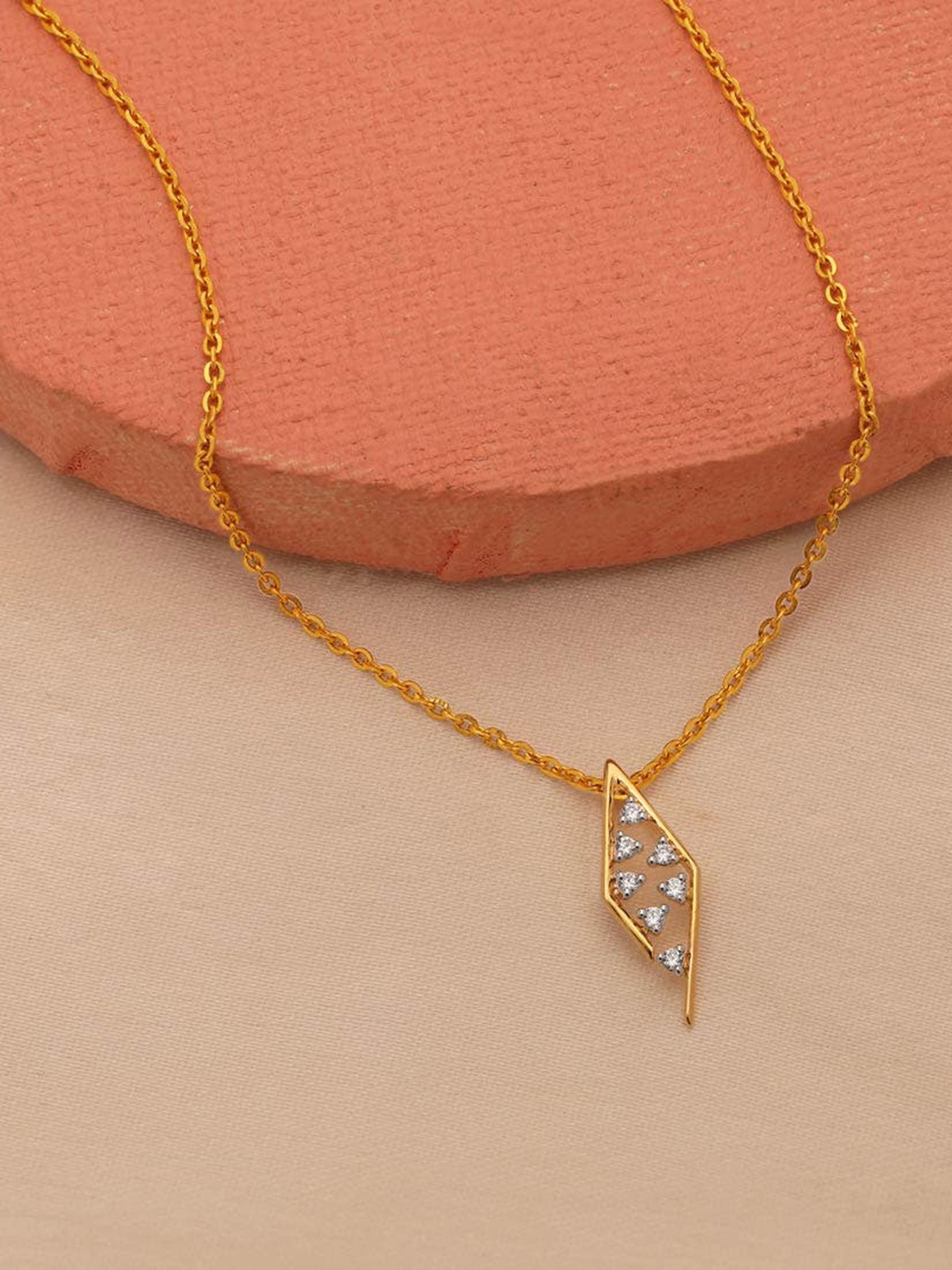 

CANDERE A KALYAN JEWELLERS COMPANY 14KT (585) BIS Hallmark Studded Gold Pendant-0.51gm