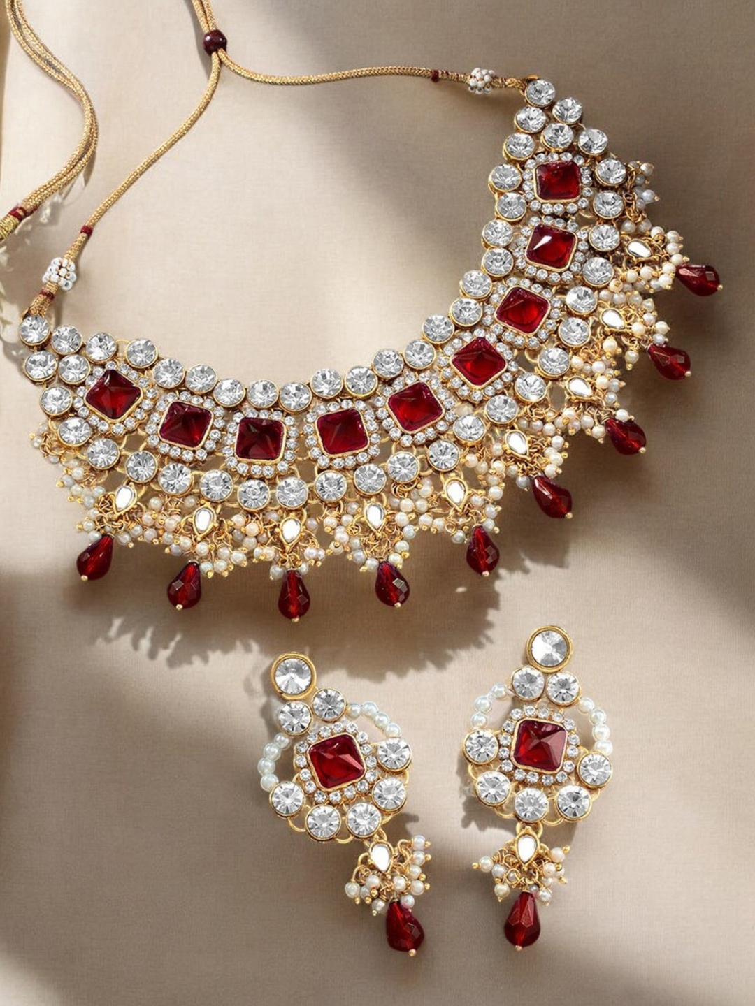

OOMPH Kundan Studded & Beaded Jewellery Set, Gold