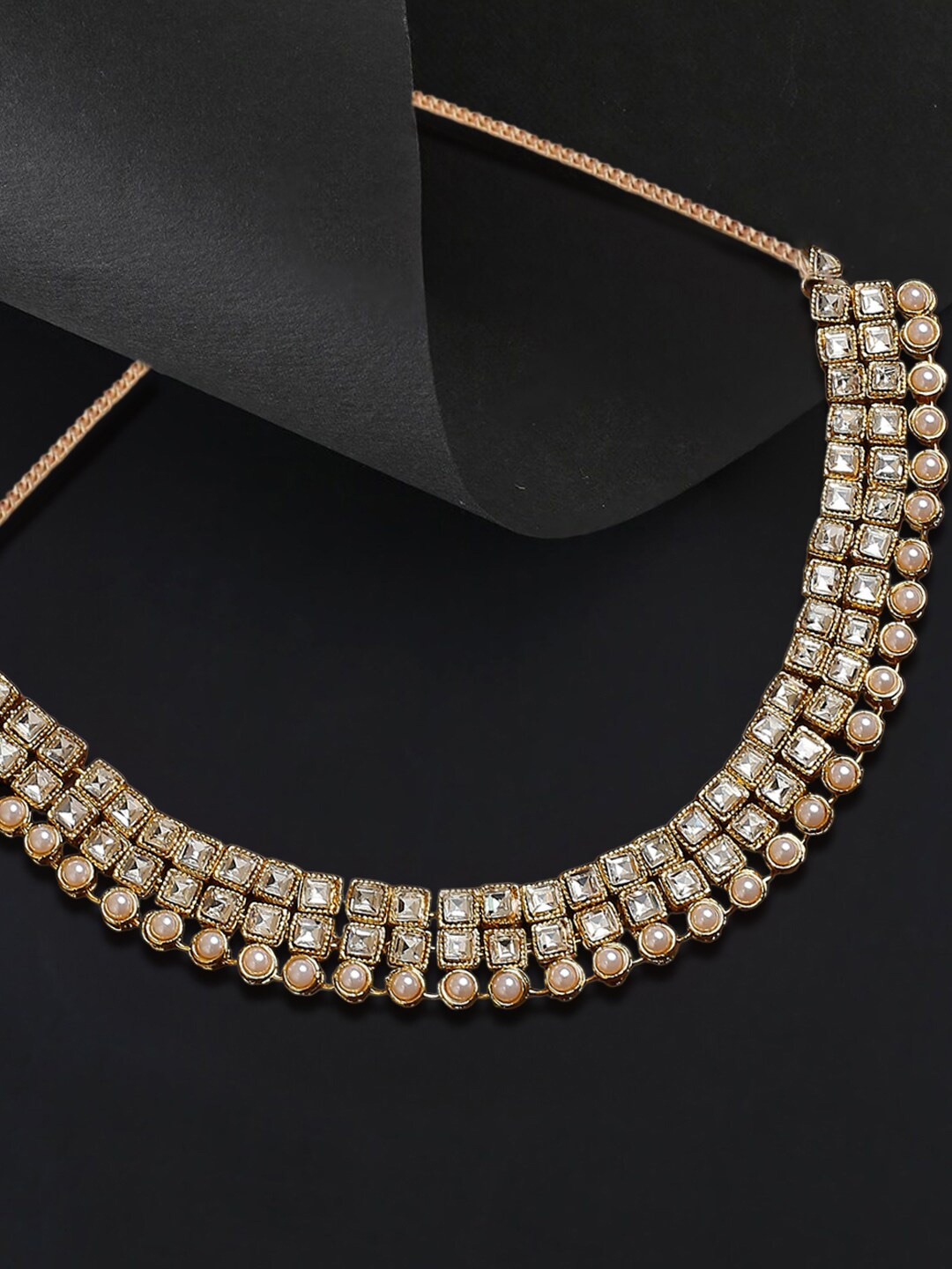 

OOMPH Kundan Studded Necklace, Gold
