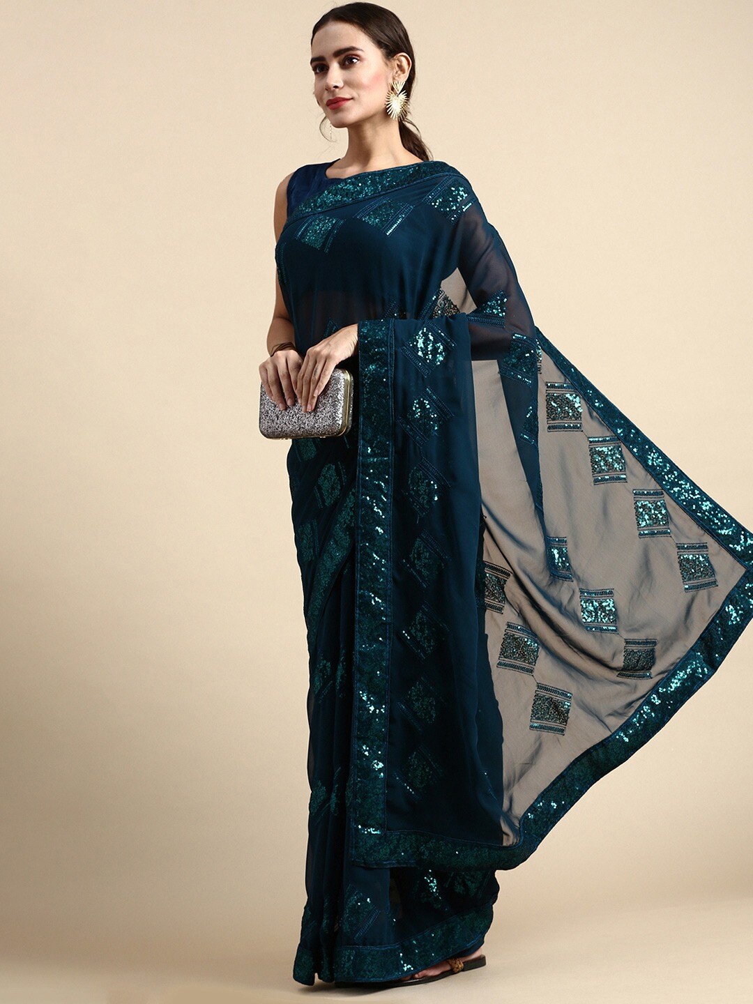 

Civamee Embellished Embroidered Sequinned Saree, Turquoise blue
