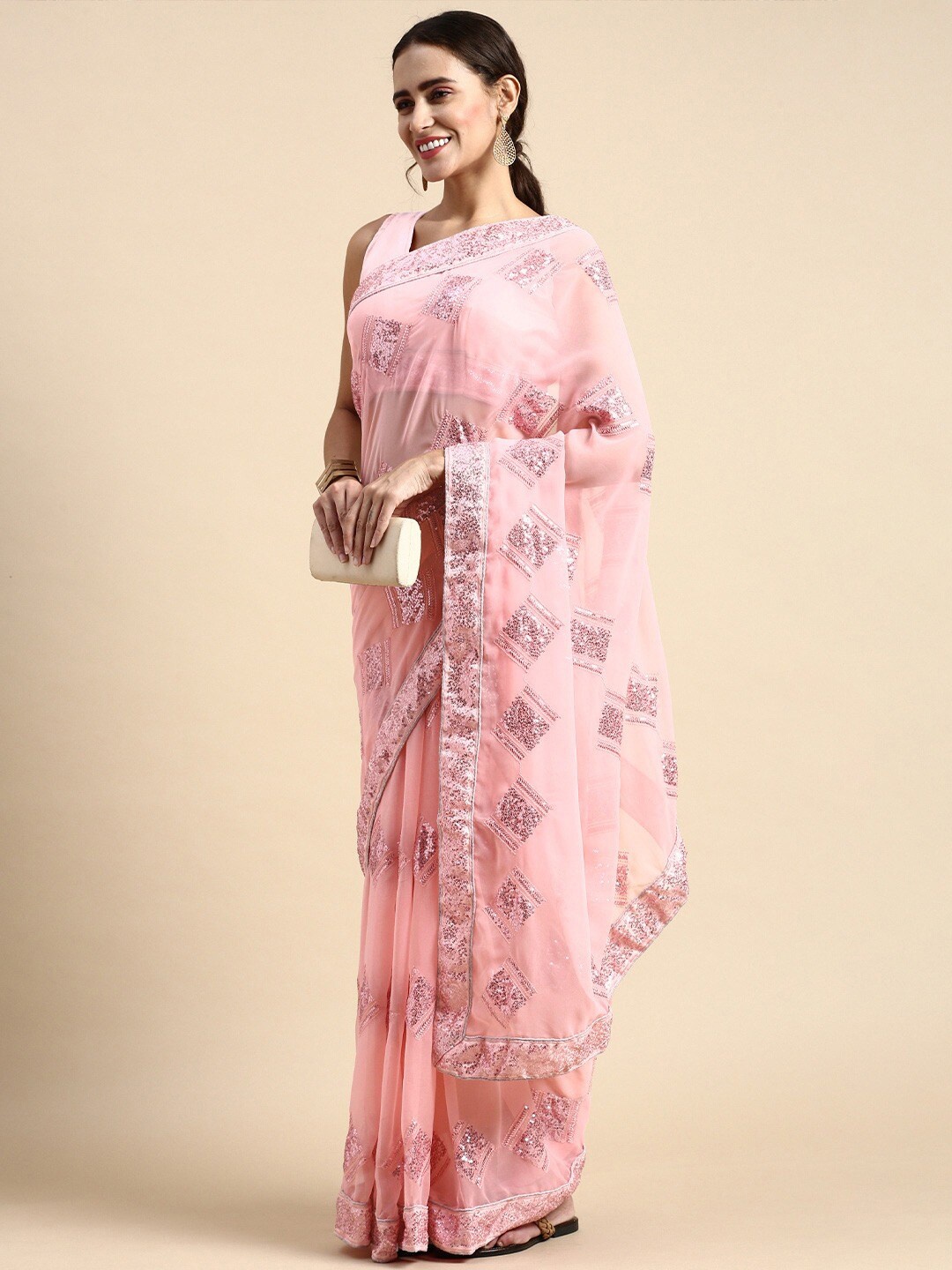 

Civamee Embellished Embroidered Sequinned Saree, Mauve