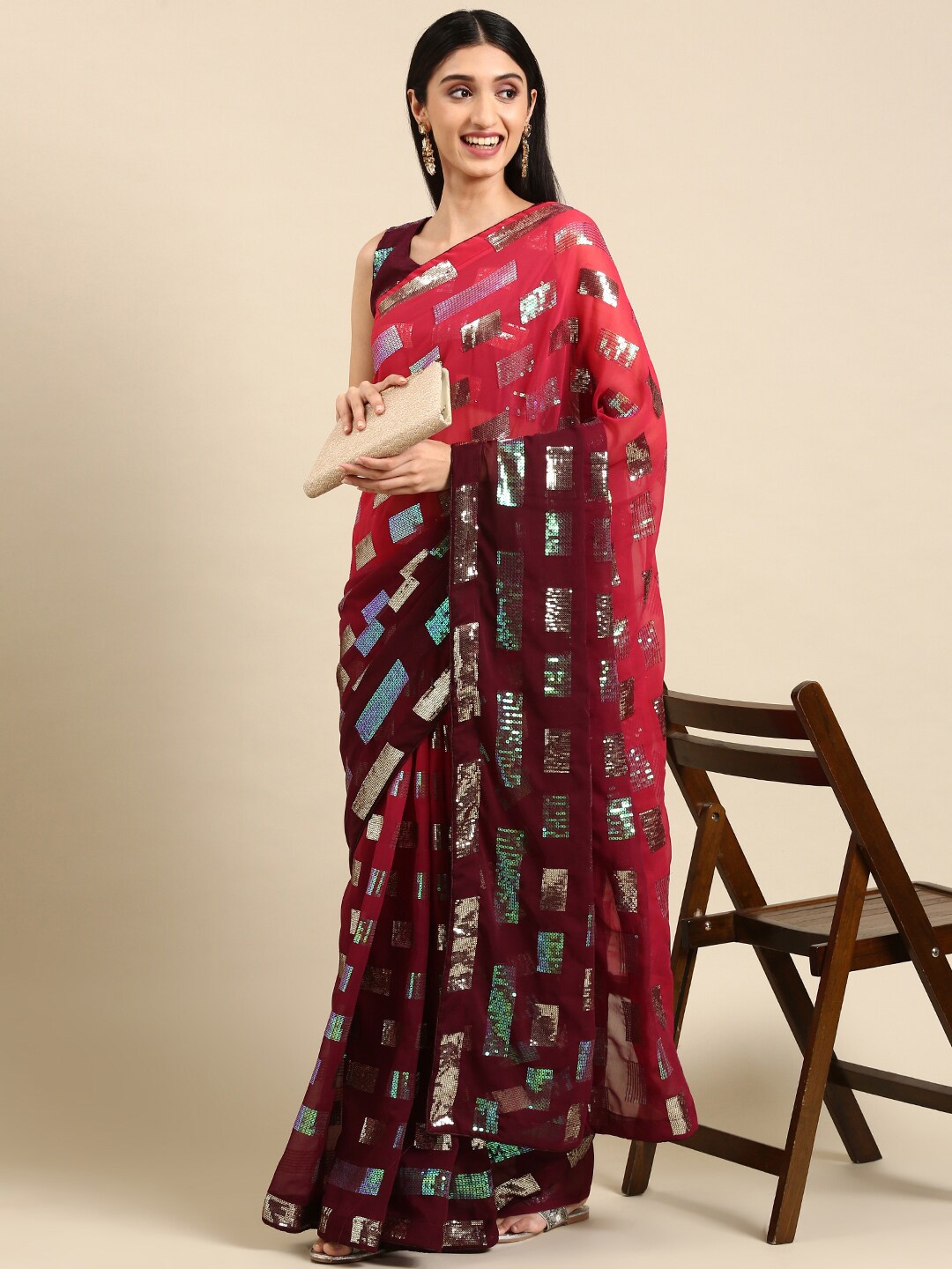 

Civamee Embellished Embroidered Sequinned Saree, Red