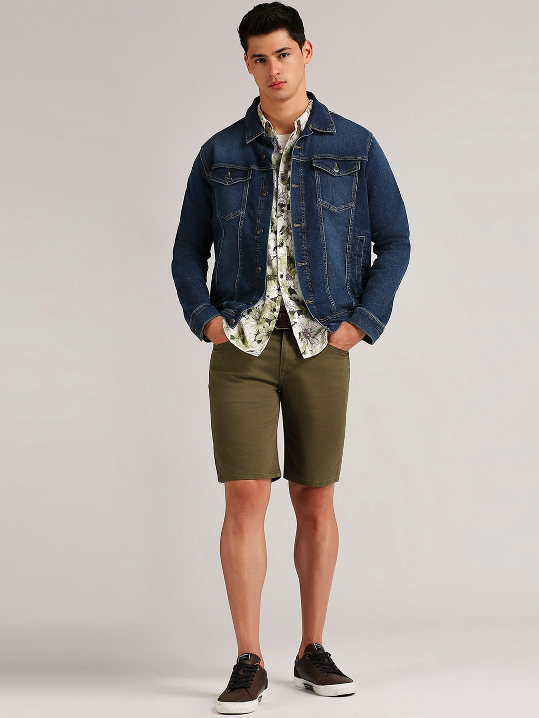 

Pepe Jeans Men Mid Rise Chino Shorts, Green