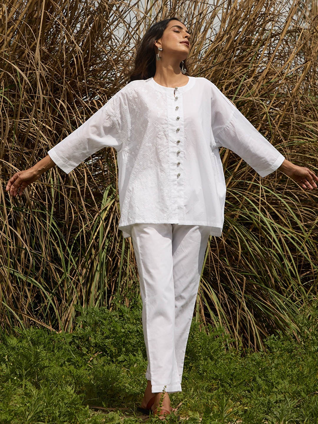 

trueBrowns Malang Embroidered Round-Neck Pure Cotton Tunic And Trouser Co-Ords, White