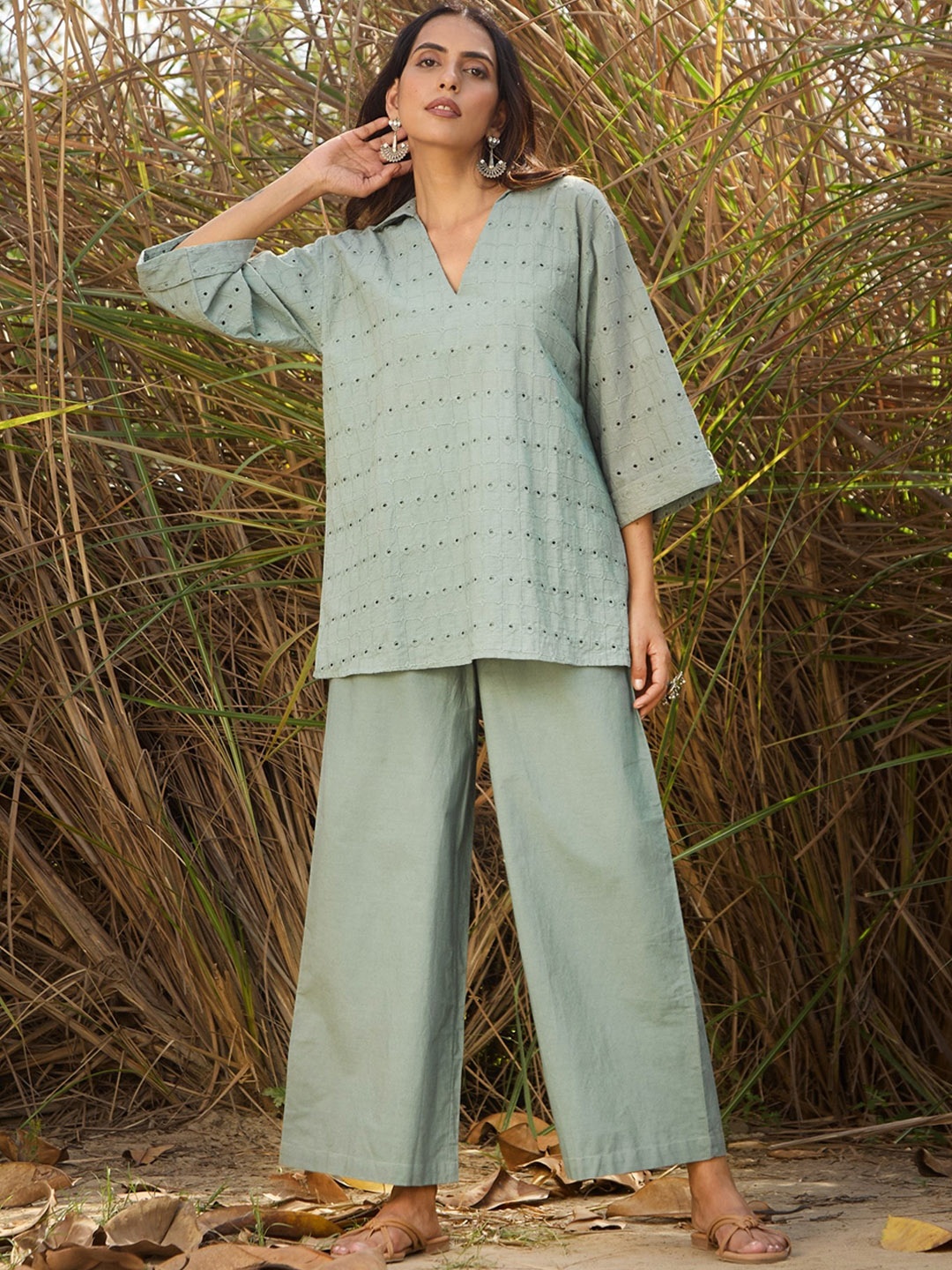 

trueBrowns Malang Self-Design Pure Cotton Schiffli Tunic & Trouser Co-Ord Set, Blue