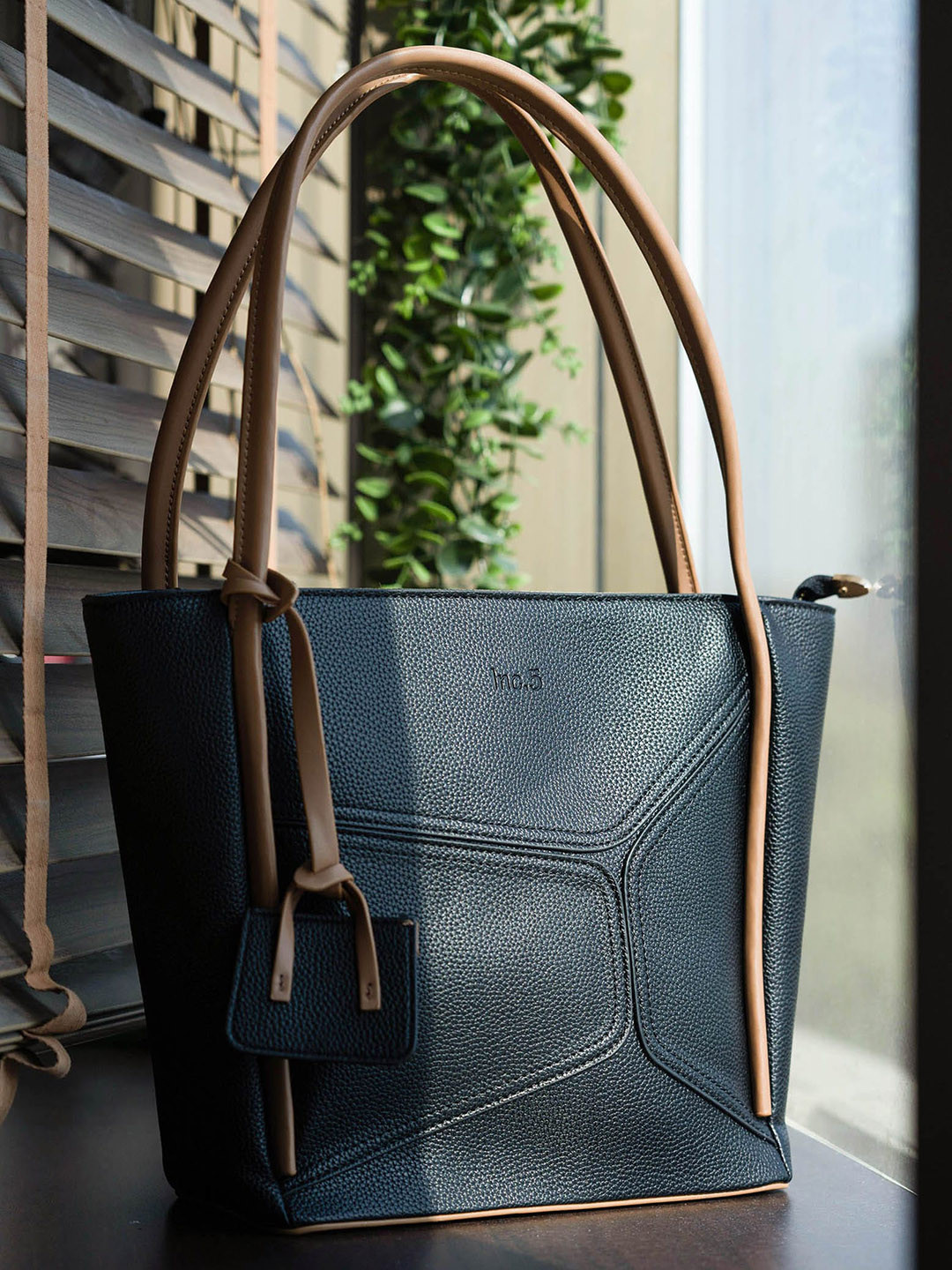 

Inc 5 Textured Oversized Structured Handheld Bag, Black