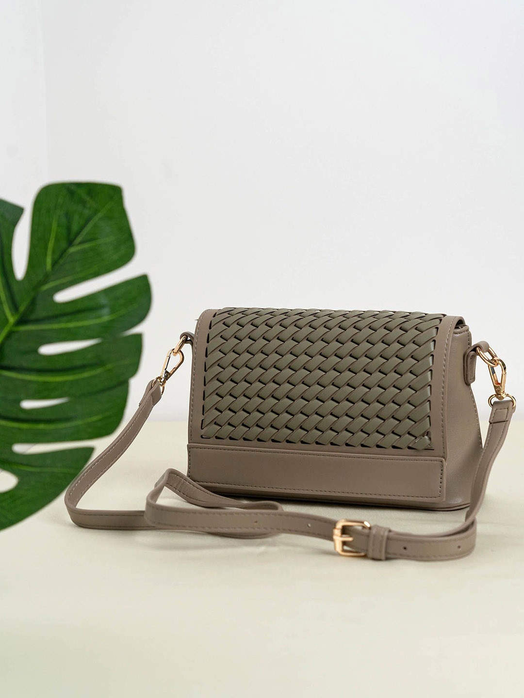 

Inc 5 Structured Sling Bag, Olive