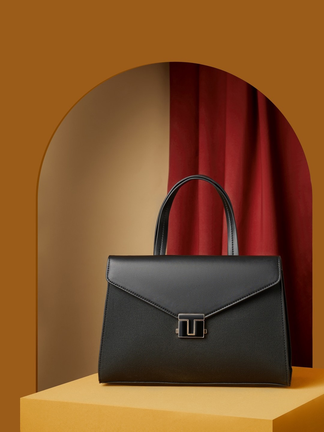 

Inc 5 Textured Structured Handheld Bag, Black
