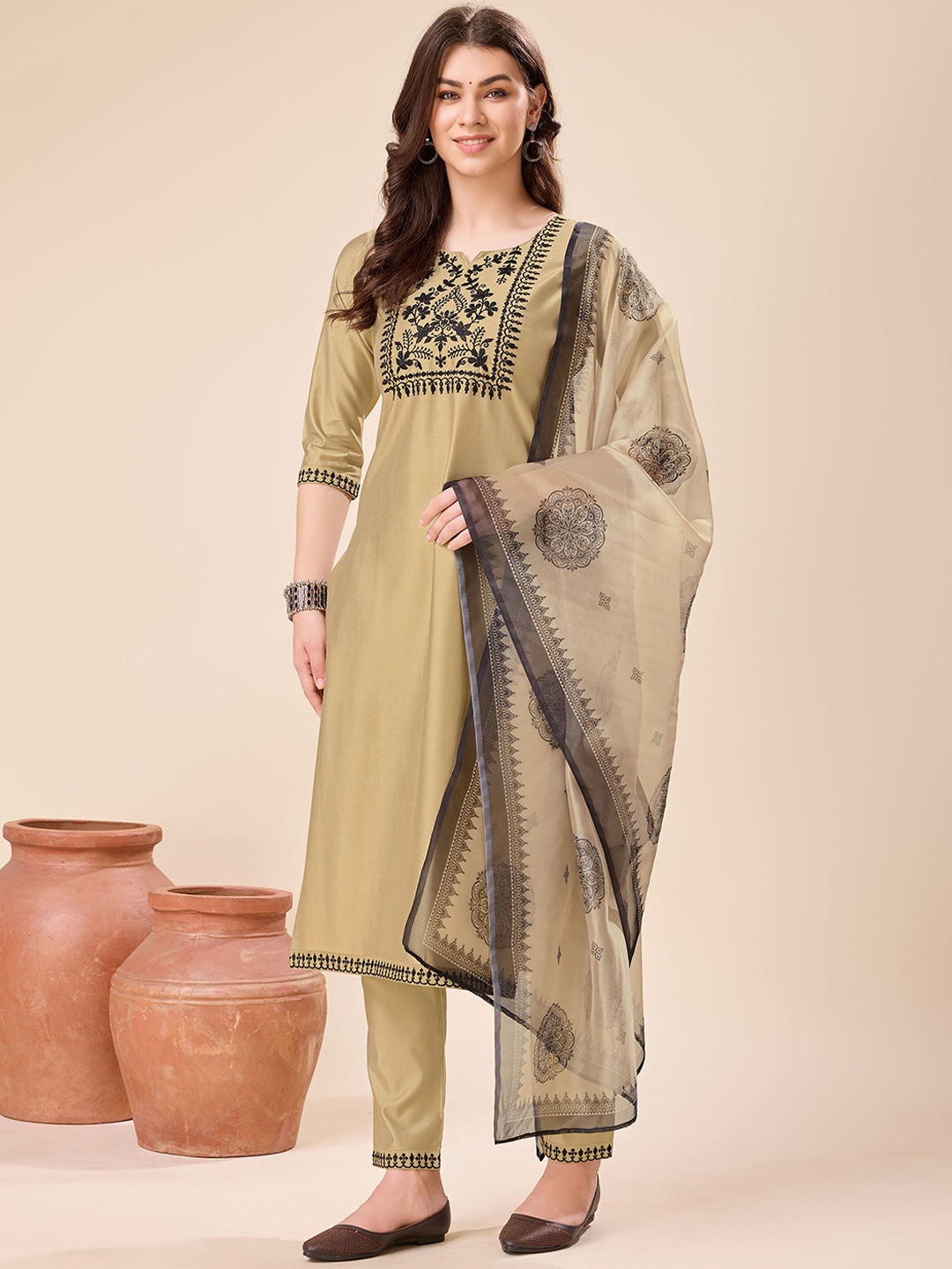 

MOJILAA Floral Embroidered Round Neck Three-Quarter Sleeves Thread Work Kurta Set, Beige