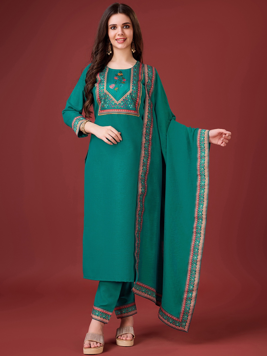 

MOJILAA Floral Printed Regular Gotta Patti Linen Kurta with Trousers & Dupatta, Turquoise blue