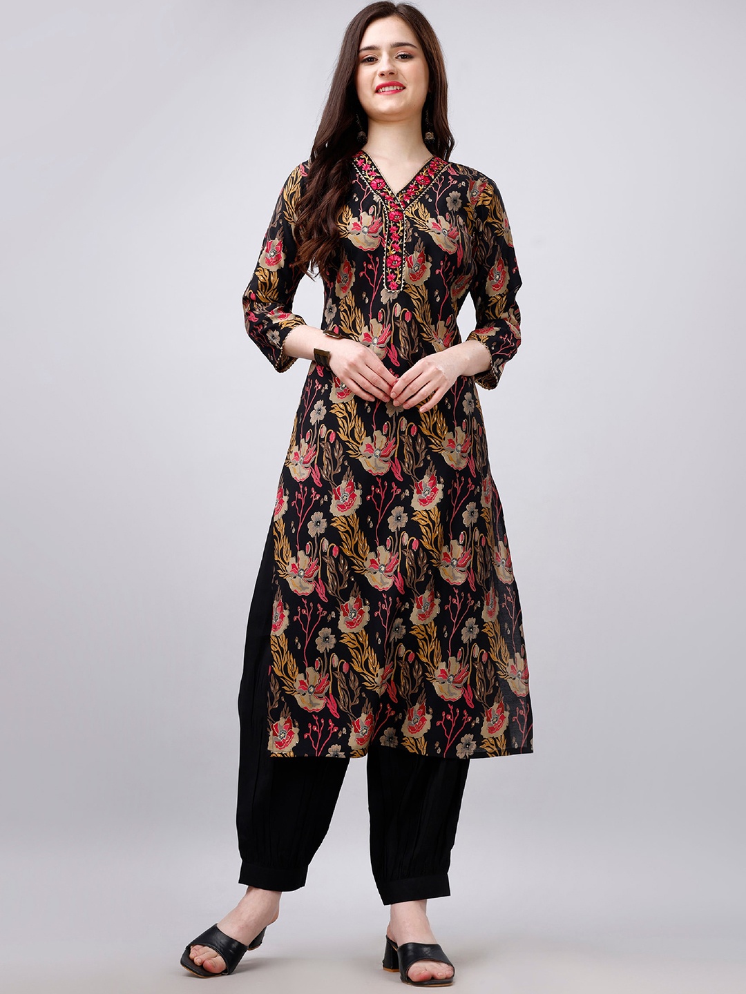 

MOJILAA Floral Printed Regular Gotta Patti Straight Kurta With Salwar, Black