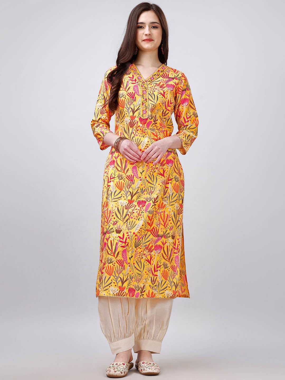 

MOJILAA Floral Printed Regular Gotta Patti Kurta with Salwar, Yellow