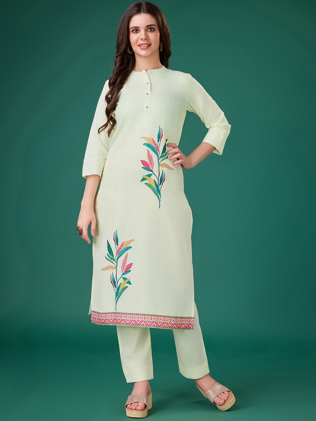 

MOJILAA Floral Printed Regular Linen Kurta With Trouser, Off white