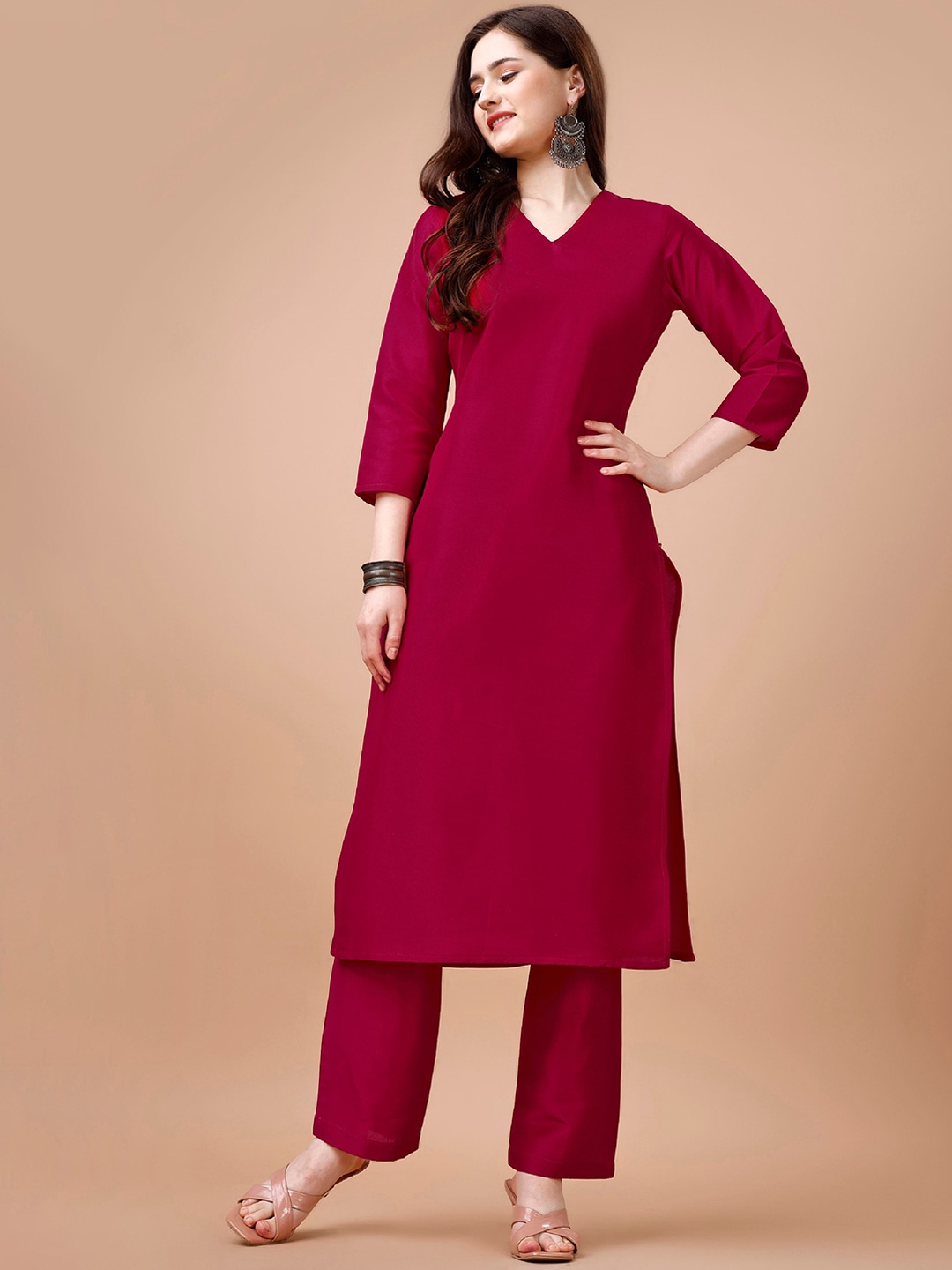 

MOJILAA V Neck Regular Straight Kurta With Trouser, Fuchsia