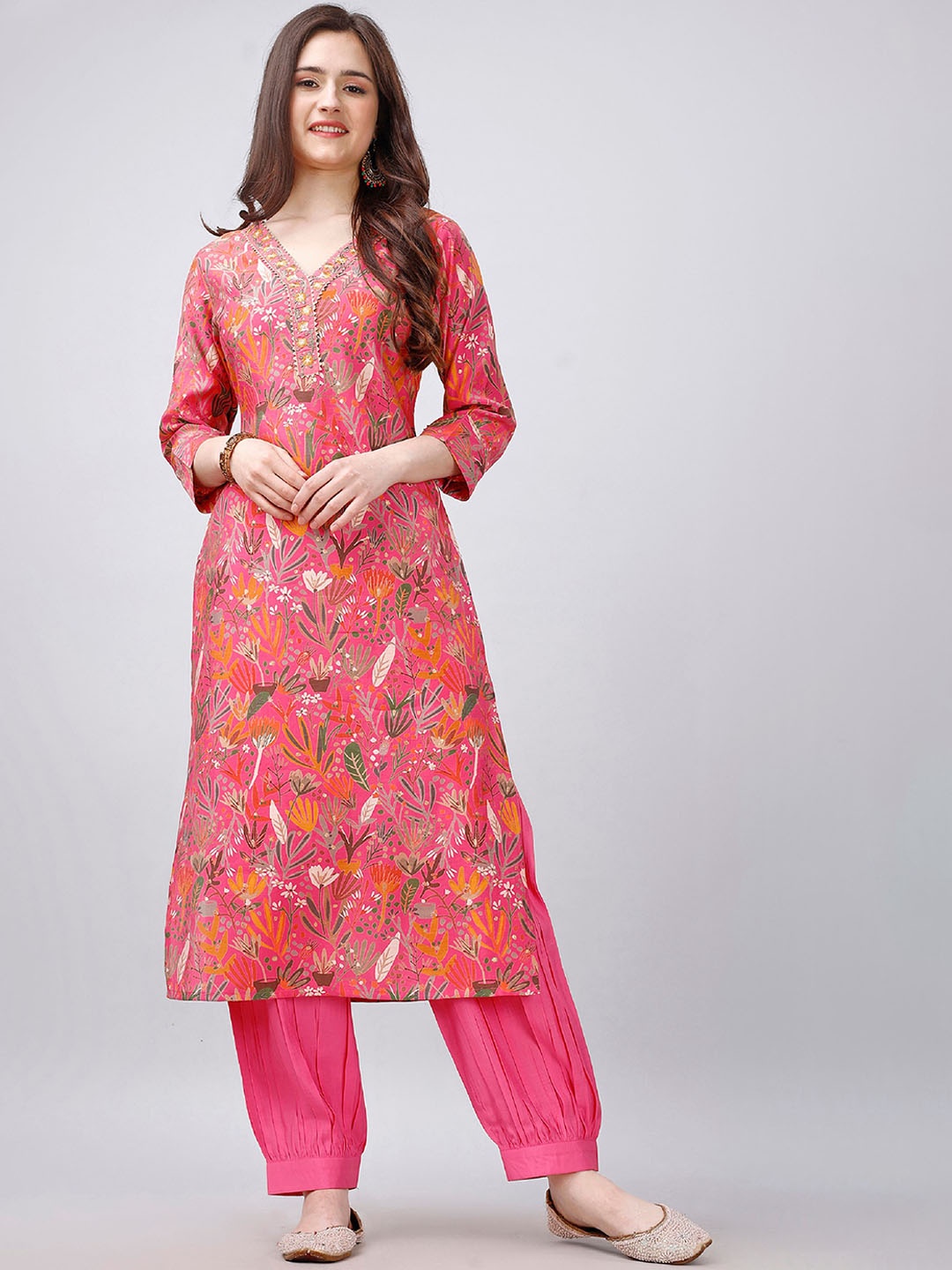 

MOJILAA Floral Printed Regular Gotta Patti Straight Kurta With Salwar, Pink