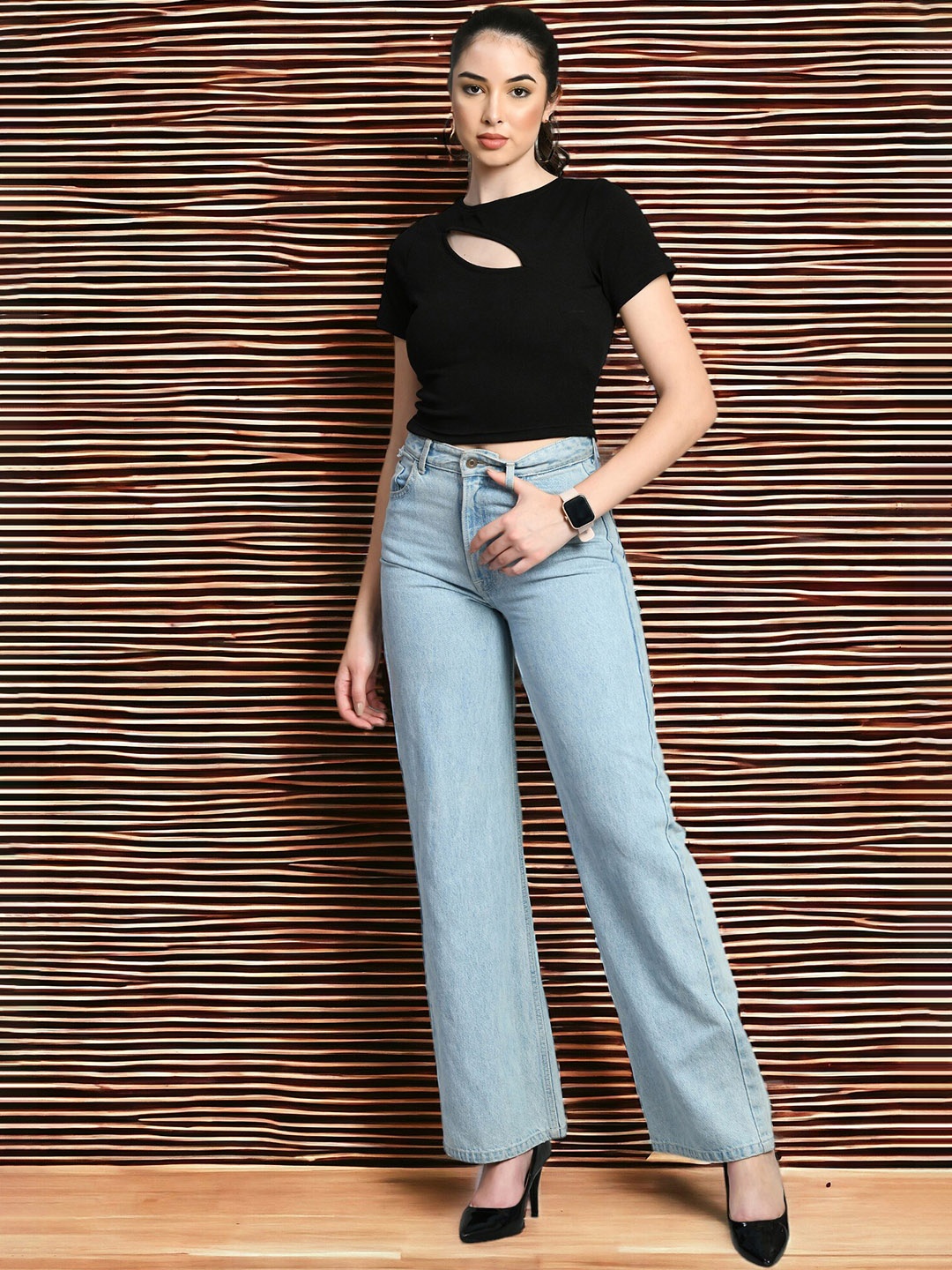 

BAESD Round Neck Short Sleeves Cut Out Crop Top, Black