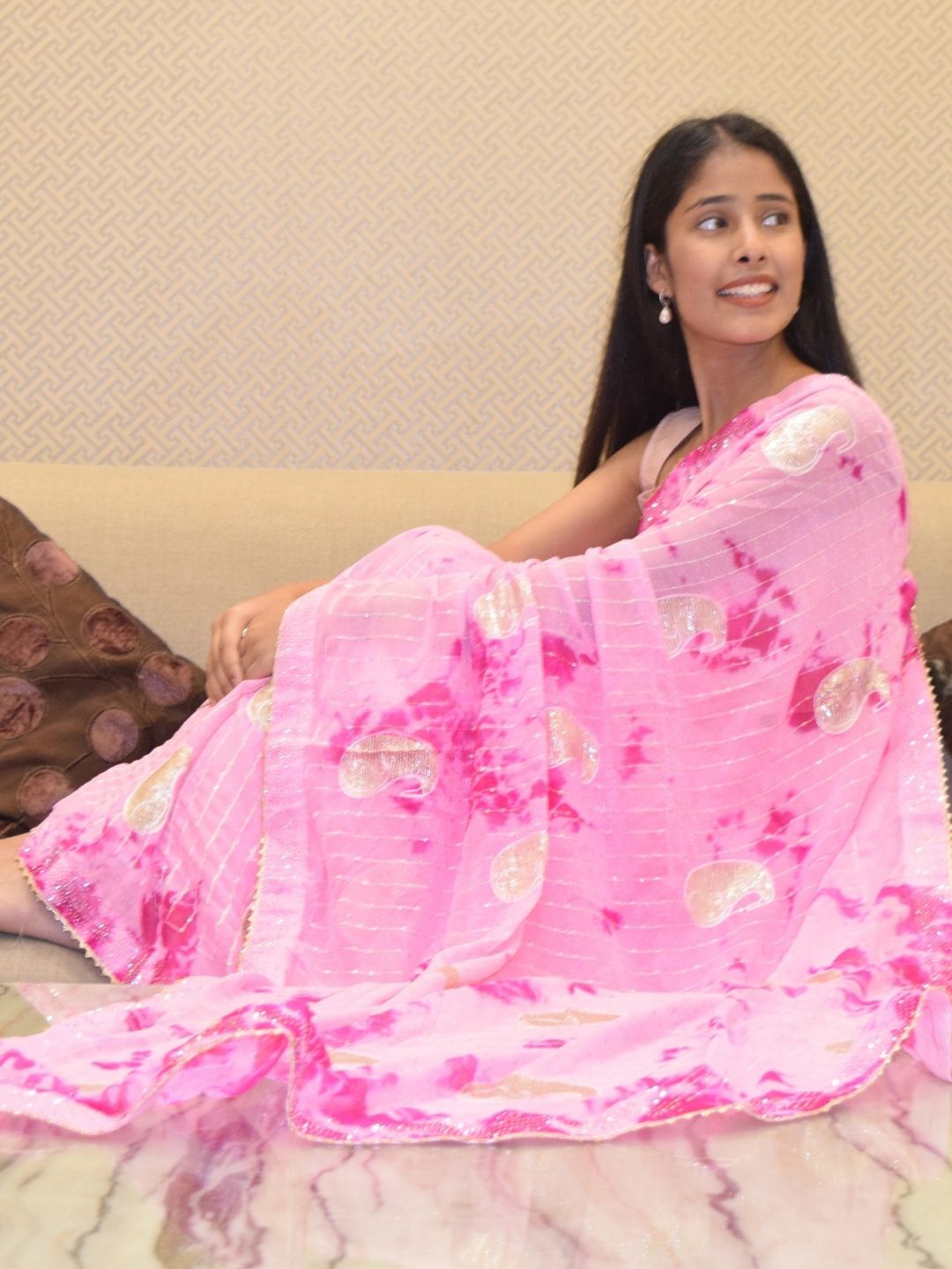 

PRETTY PALLU Tie and Dye Printed Sequinned Pure Georgette Saree, Pink