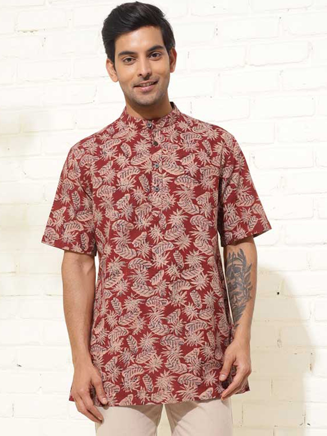 

Fabindia Floral Printed Mandarin Collar Straight Kurta, Red