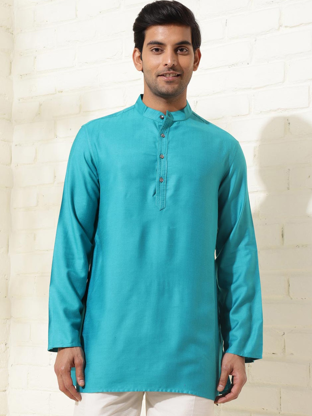 

Fabindia Mandarin Collar Short Kurta, Blue