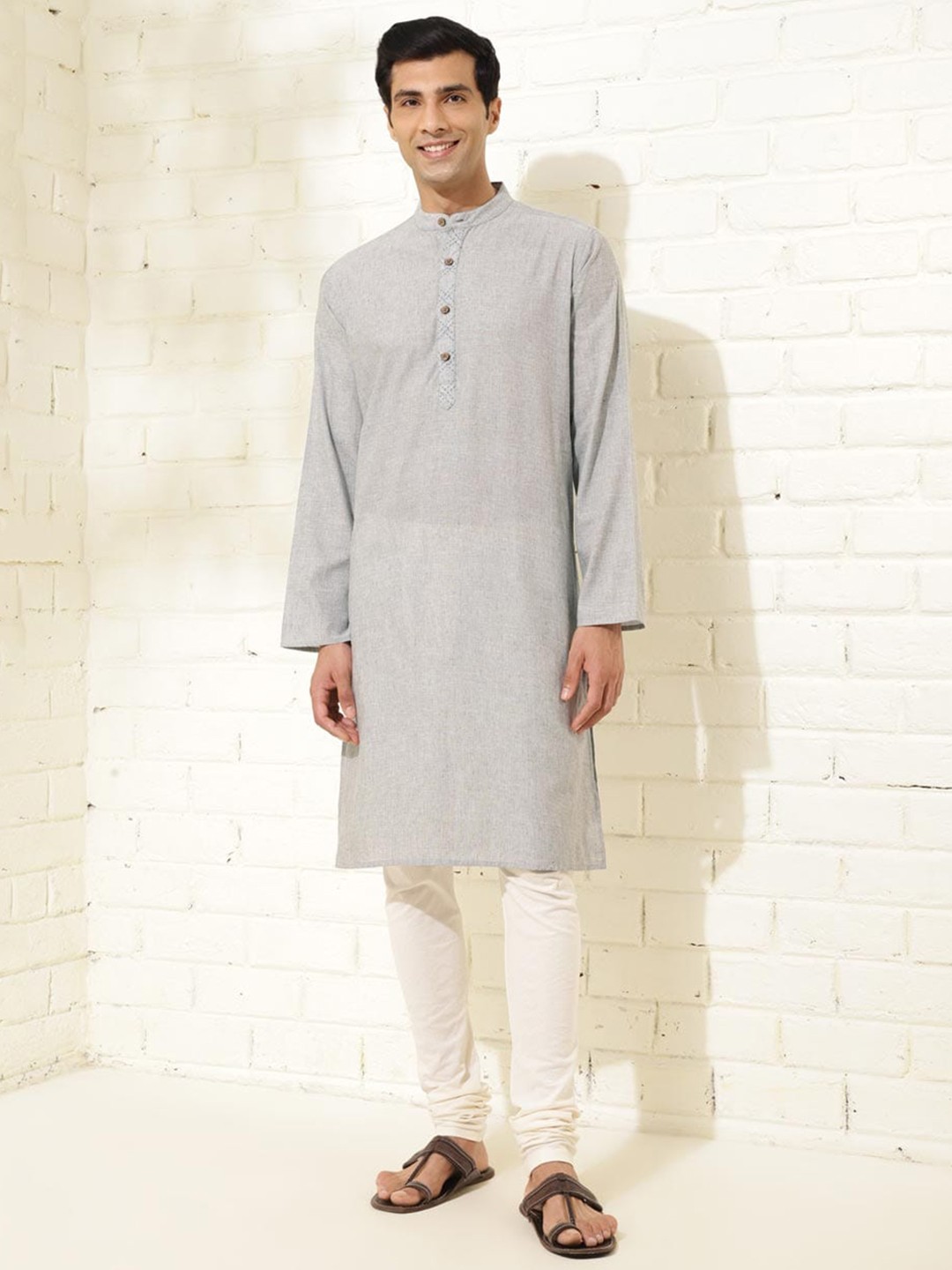 

Fabindia Embroidered Long Sleeves Cotton Thread Work Kurta, Grey