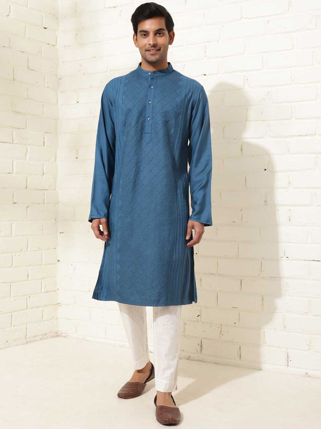 

Fabindia Geometric Woven Design Mandarin Collar Straight Kurta, Blue