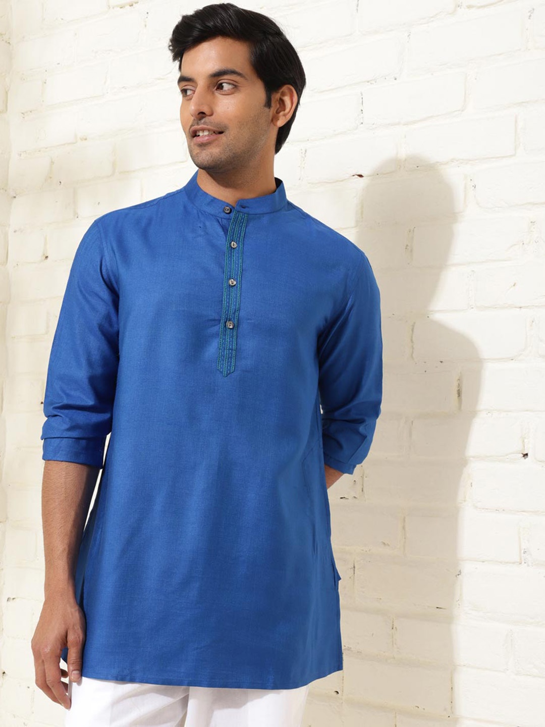 

Fabindia Mandarin Collar Short Kurta, Blue