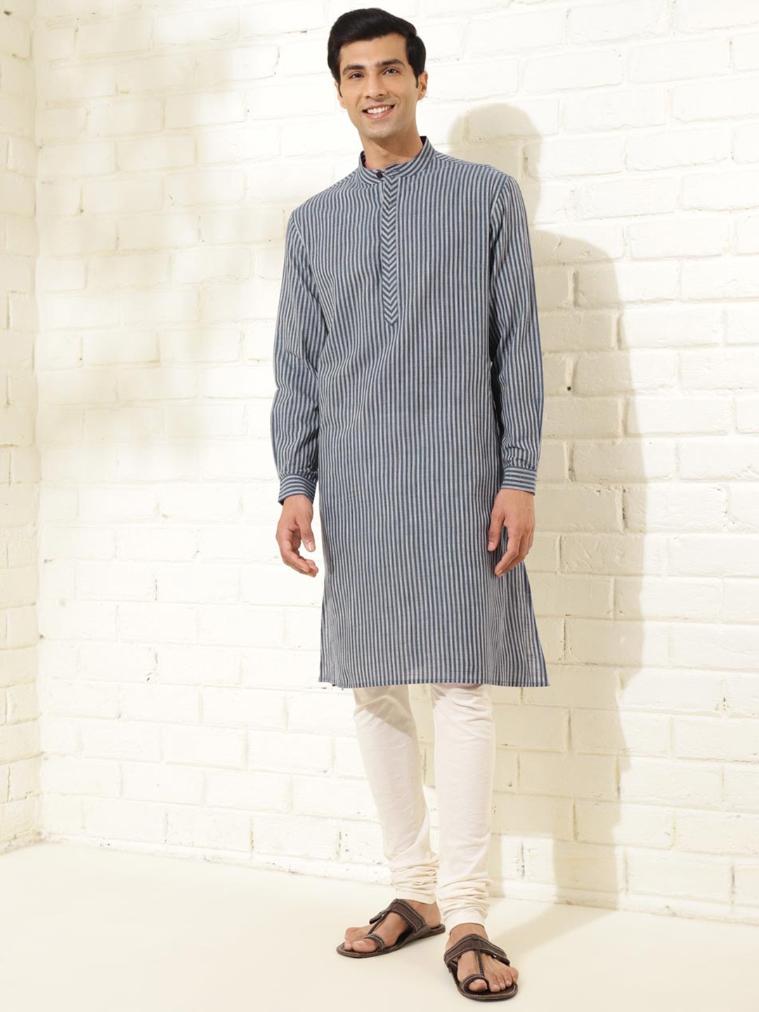 

Fabindia Striped Mandarin Collar Straight Kurta, Blue