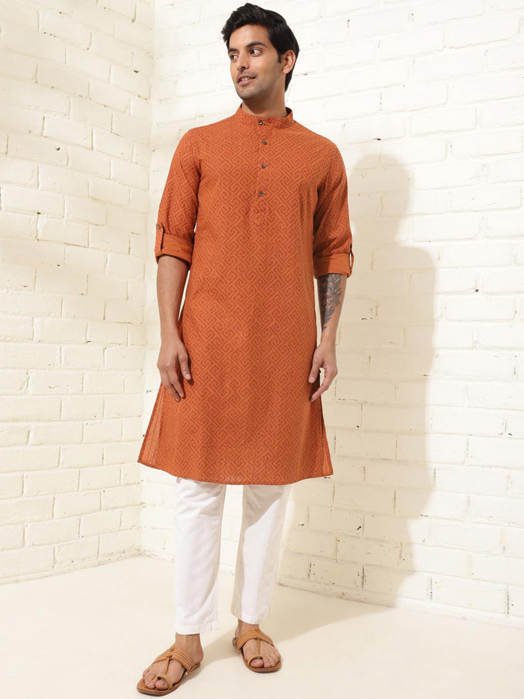 

Fabindia Mandarin Collar Cotton Printed Kurta, Rust