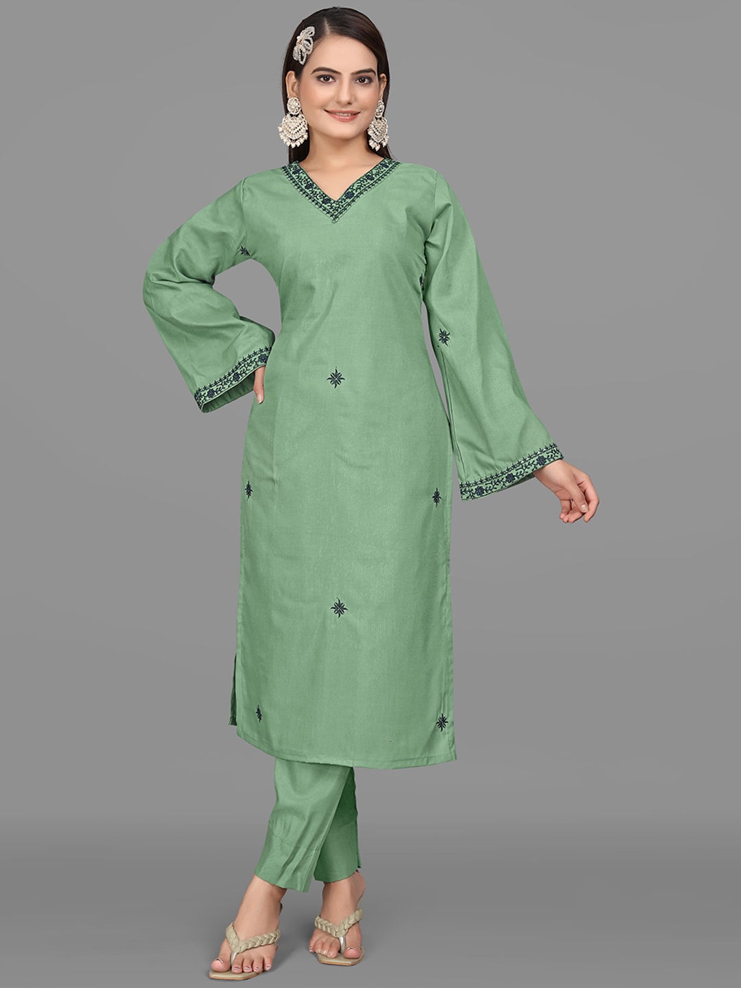 

mimi design V-Neck Three-Quarter Sleeves Thread Work Kurta with Harem Pants & With Dupatta, Sea green