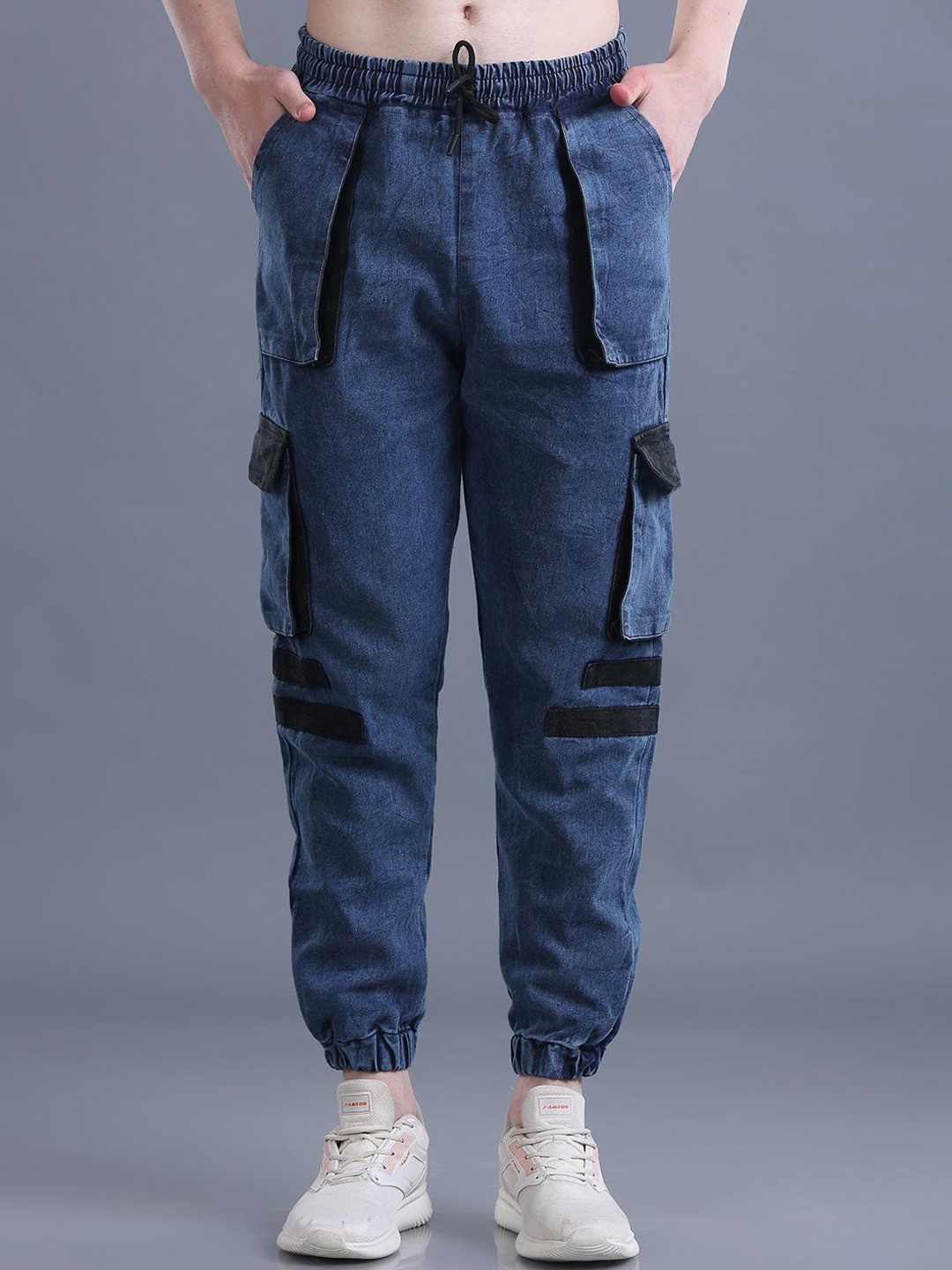 

The Dance Bible Men Colourblocked Relaxed-Fit Mid Rise Organic Cotton Cargo Joggers, Blue