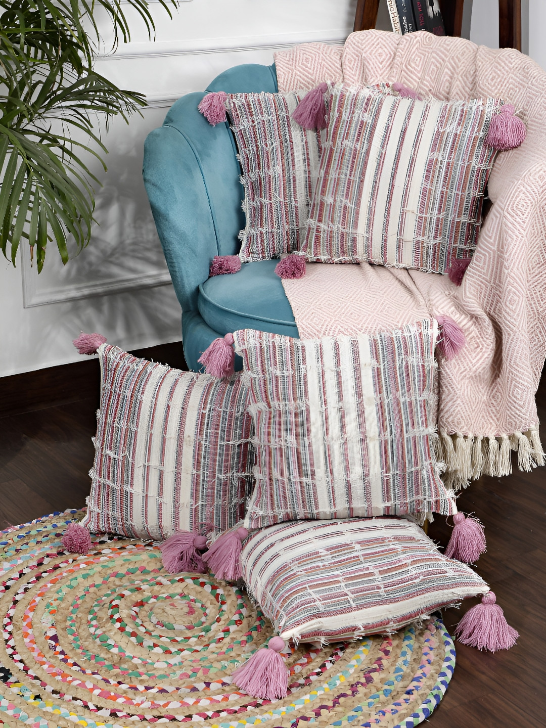 

ANWYN Pink & White Set of 5 Square Cushion Covers