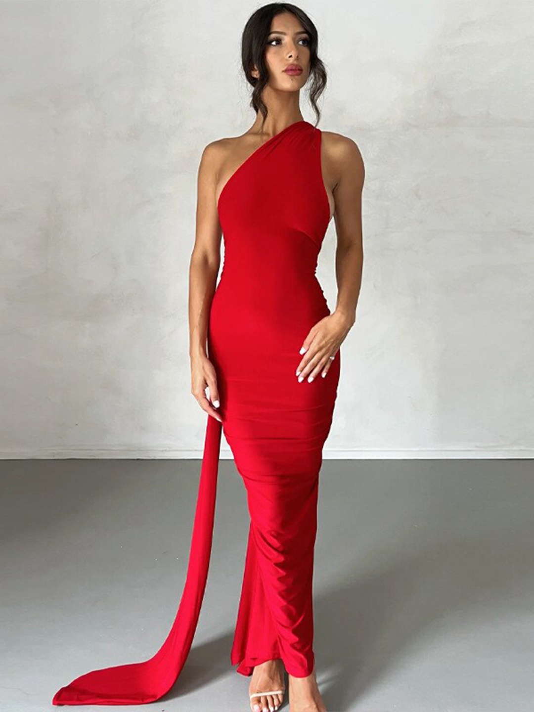 

StyleCast x Revolte Red One Shoulder Maxi Dress