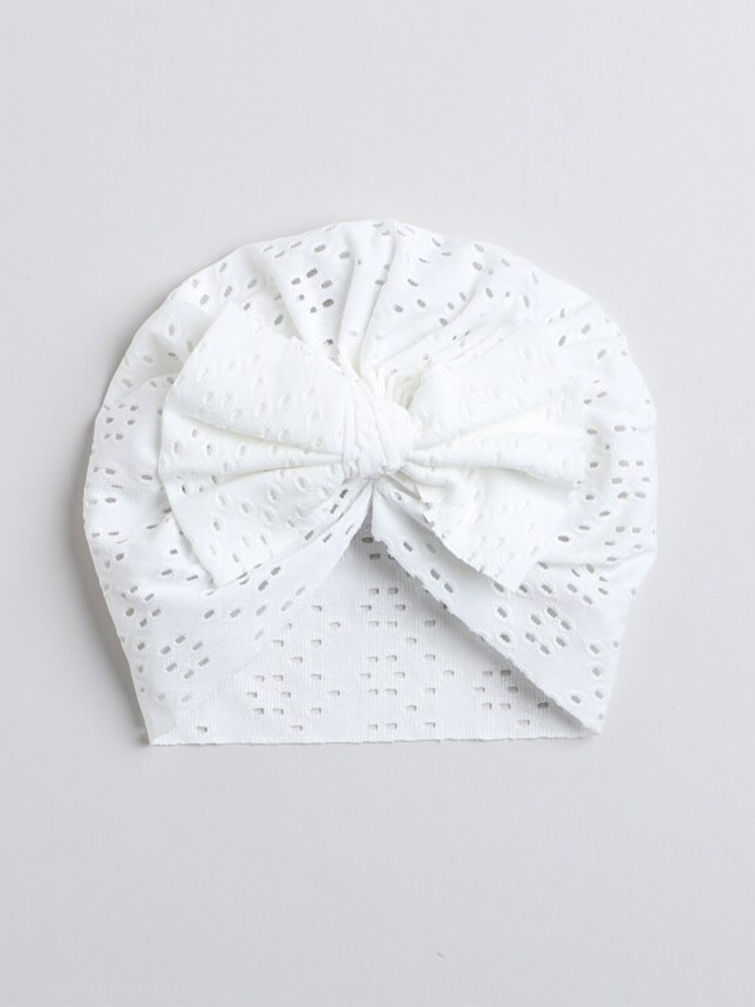 

TIPY TIPY TAP Girls Schiffli Bow Turban Cap, White