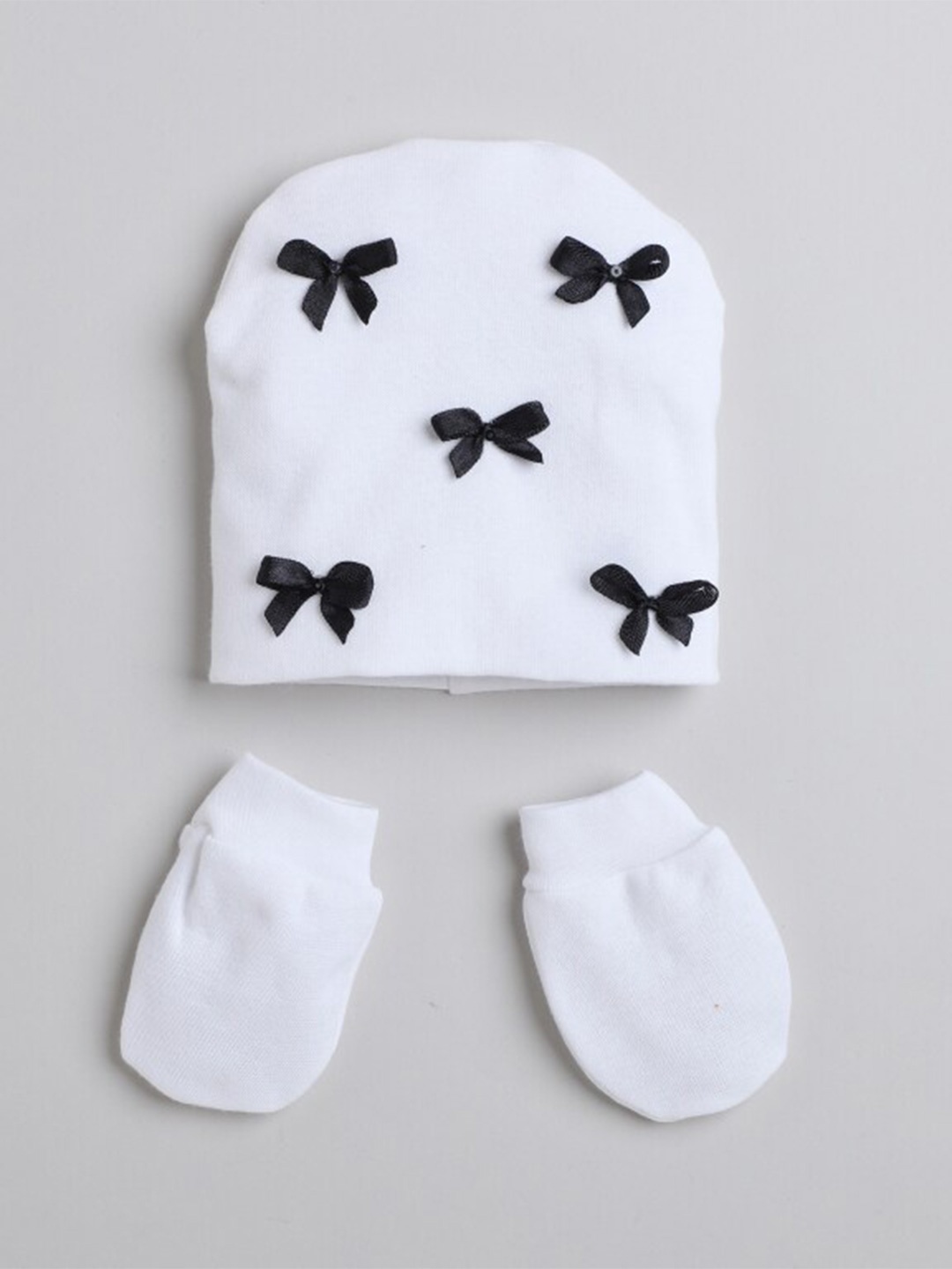 

TIPY TIPY TAP Girls Bow Embellished Cotton Beanie Cap with Mittens, White