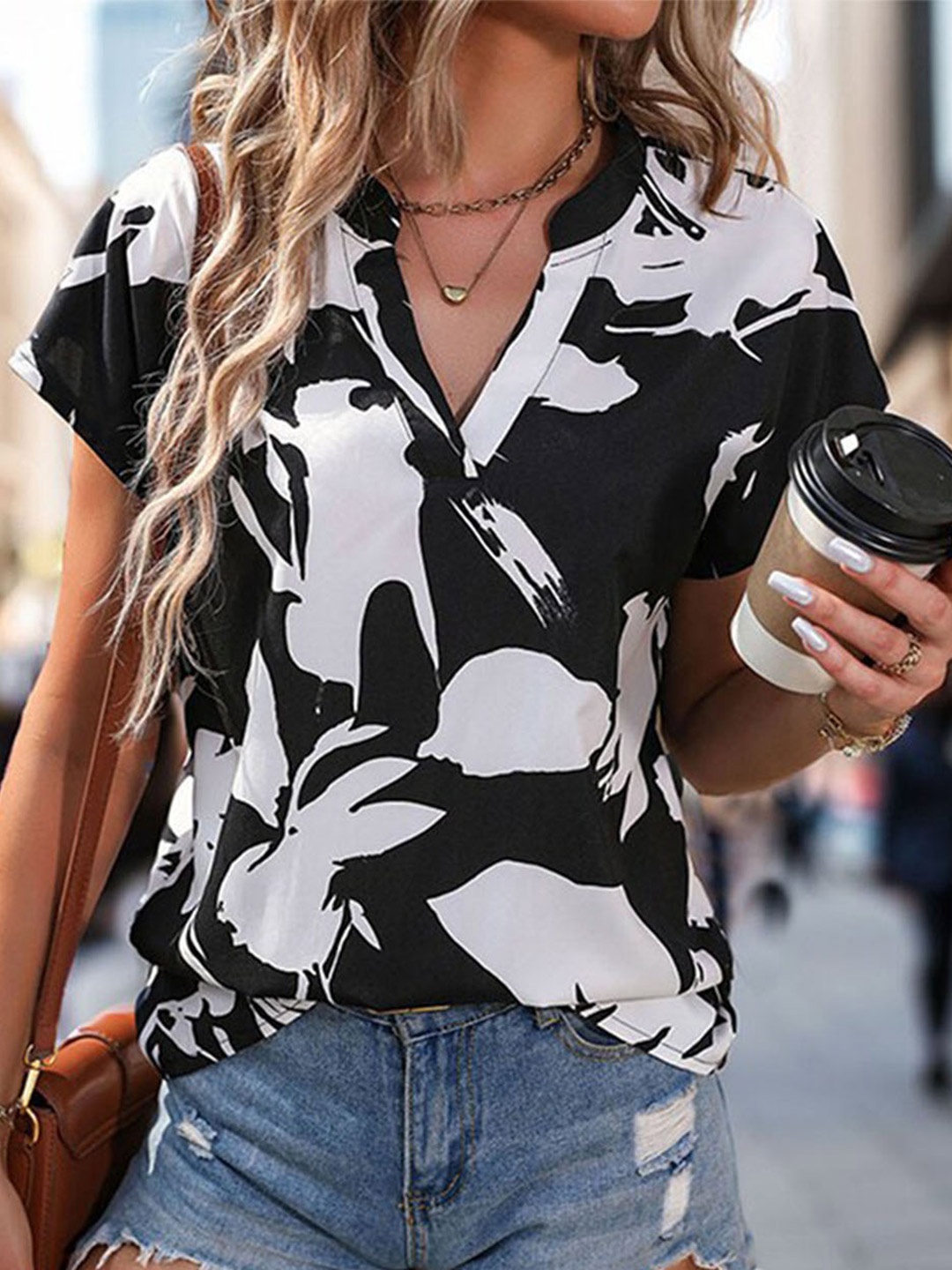 

StyleCast x Revolte Black & White Abstract Printed Shirt Style Top