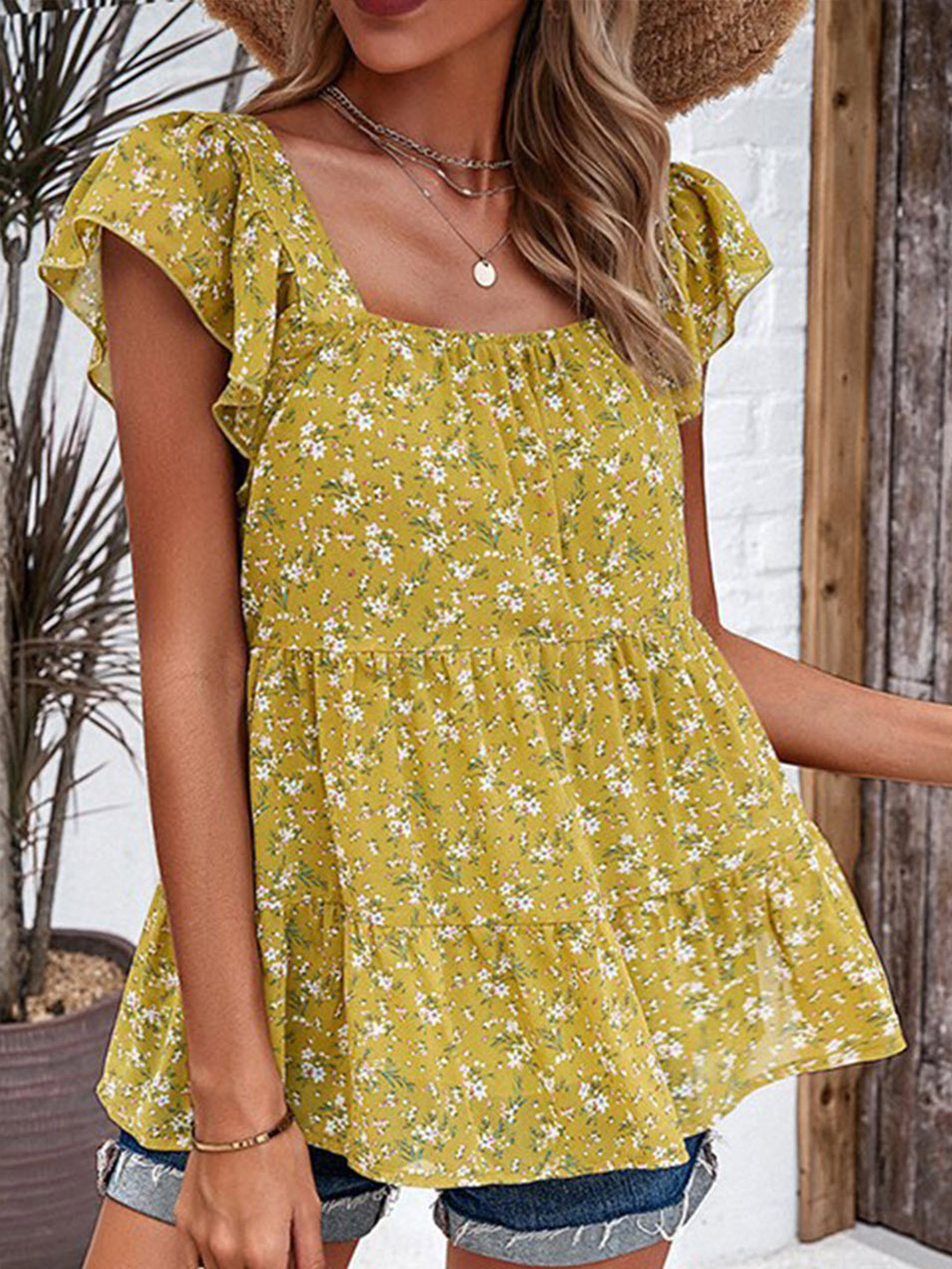 

StyleCast x Revolte Floral Print Short Sleeves Square Neck Top, Yellow
