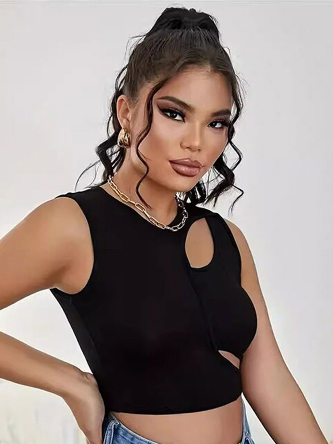 

StyleCast x Revolte Black Round Neck Top