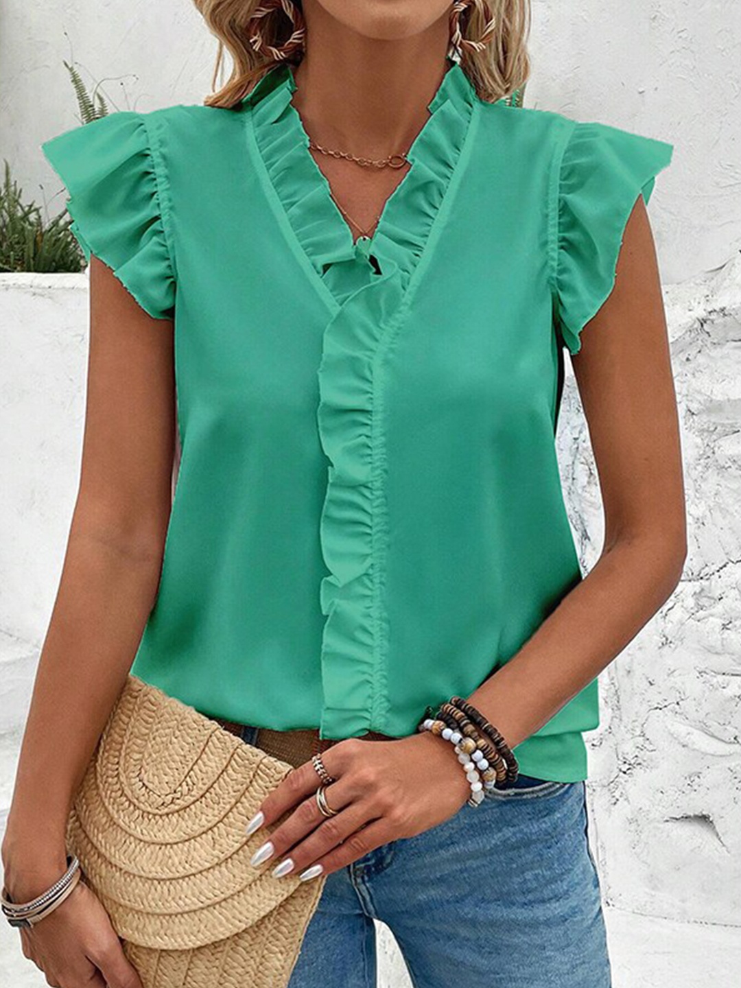 

StyleCast x Revolte Green V-Neck Flutter Sleeve Top