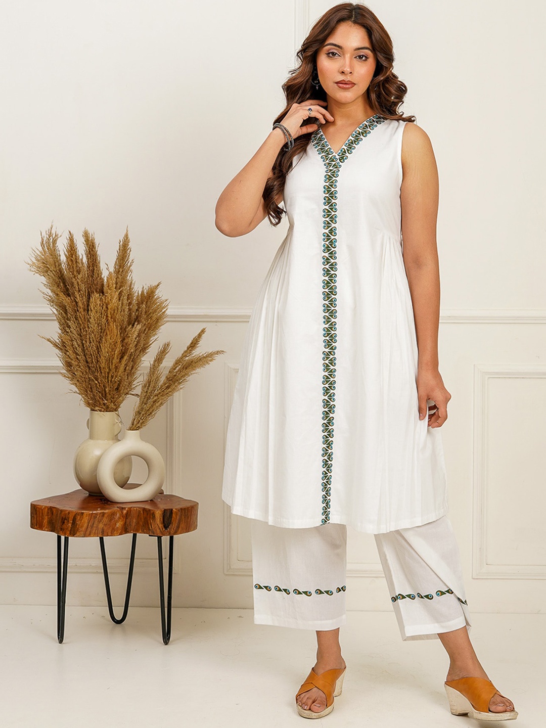 

SPARROW Sleeveless V-Neck Thread Work Cotton A-Line Kurta, White