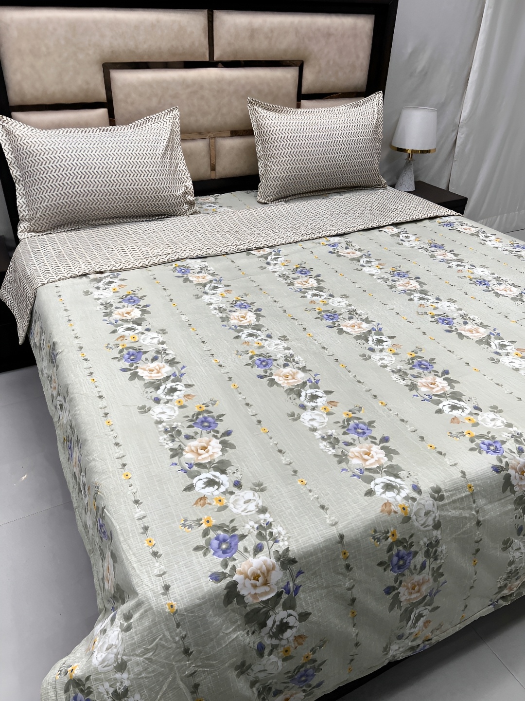 

Pure Decor Blue & Green 4 Pieces Floral Cotton Double King Superfine Bedding Set