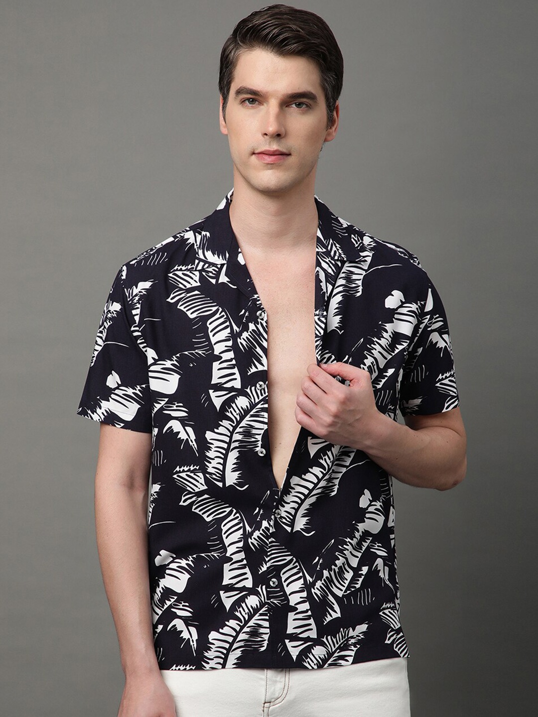 

Voroxy Relaxed Floral Printed Opaque Casual Shirt, Black