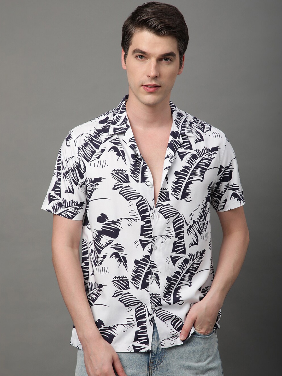 

Voroxy Relaxed Printed Cuban Collar Casual Shirt, White