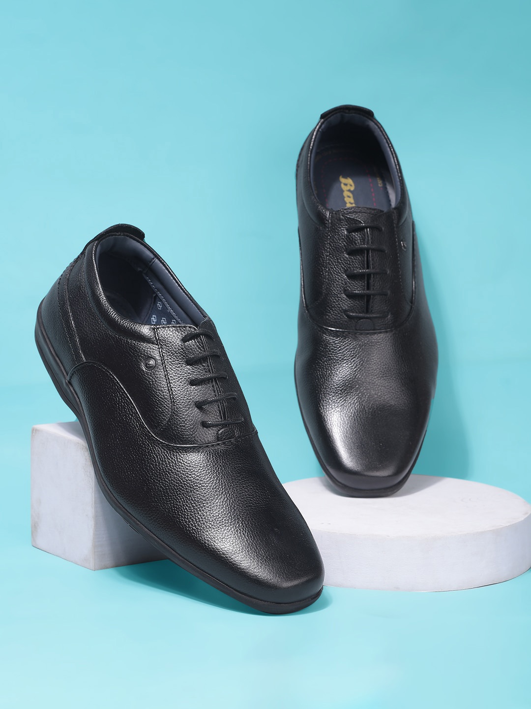 

Bata Men Textured Formal Oxfords, Black