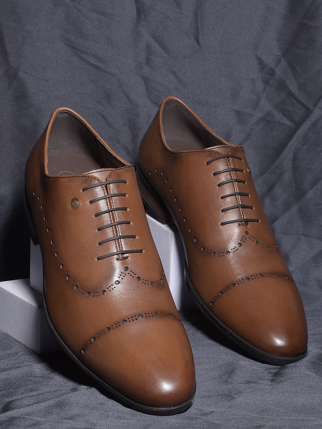 Hush Puppies Men Textured Formal Oxfords, Tan
