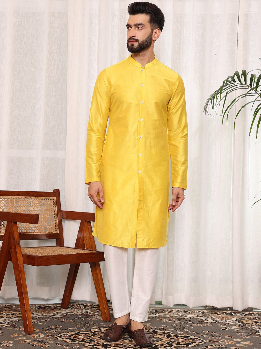 

House of Pataudi Mandarin Collar Straight Kurta With Pyajam & Nehru Jacket, Yellow