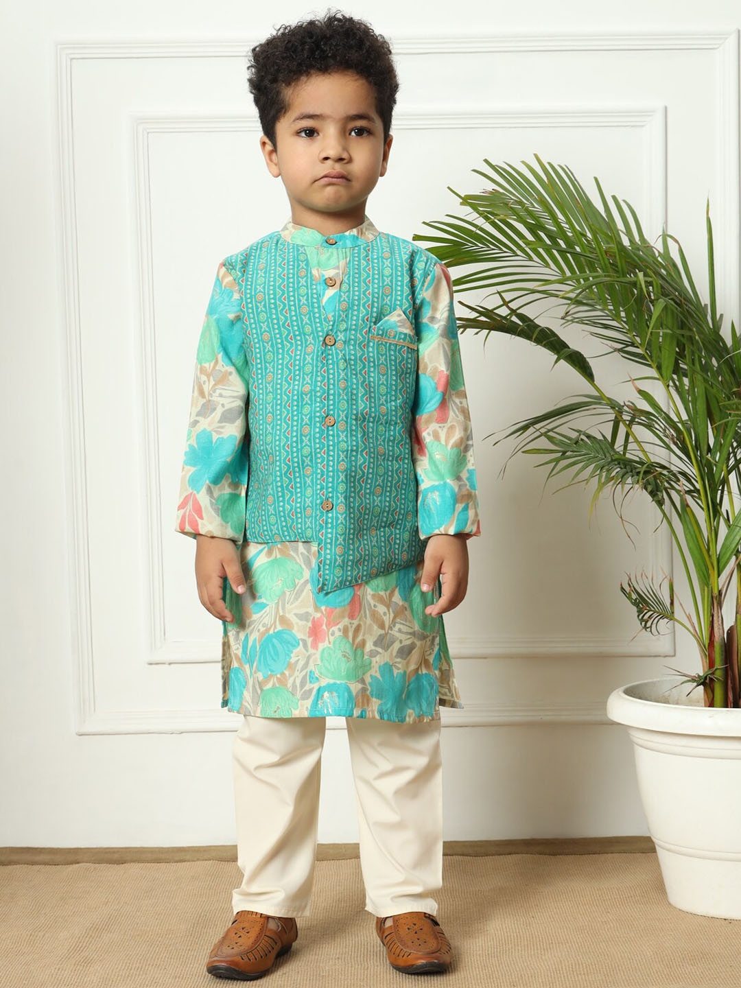 

Readiprint Fashions Boys Floral Printed Regular Pure Cotton Kurta with Pyjamas, Sea green